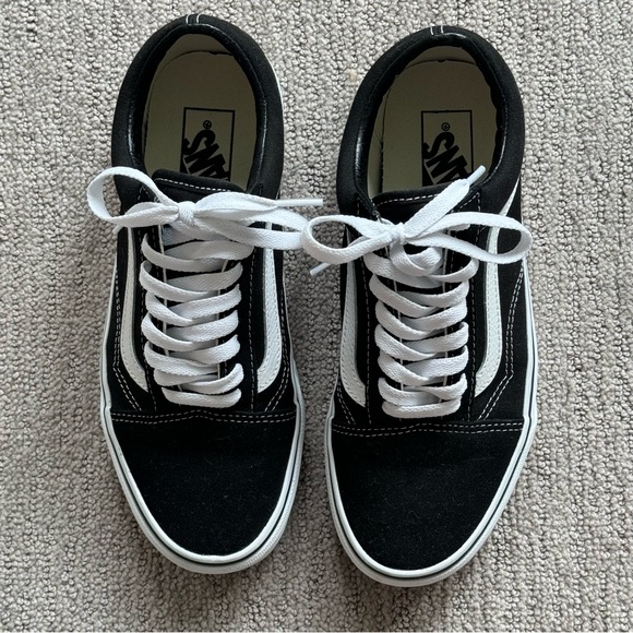 Women’s Vans Old Skool Sneakers - Picture 5 of 7